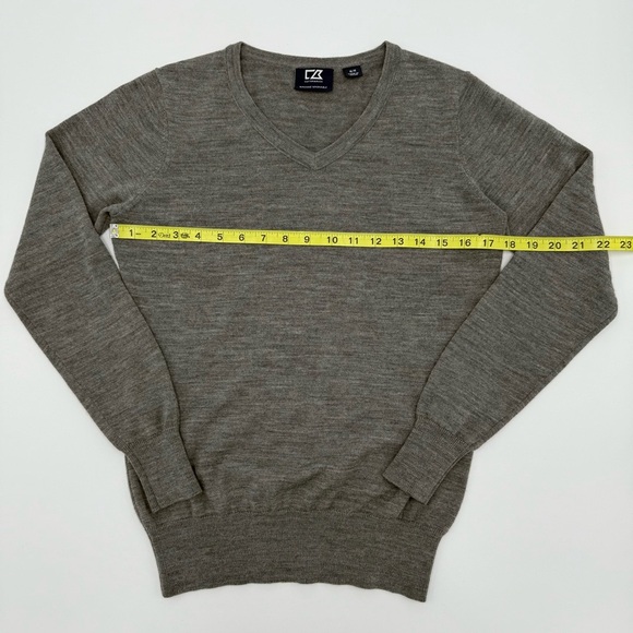 Cutter & Buck Merino Wool Gray V-Neck Sweater Medium Golf Preppy Machine Wash - Picture 8 of 11